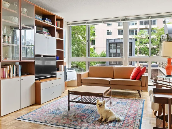 595 Main St APT 204, New York, NY 10044