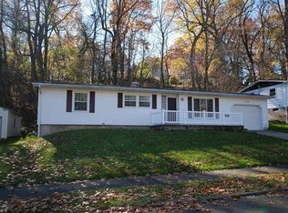1974 Chapel Hill Dr, Youngstown, OH