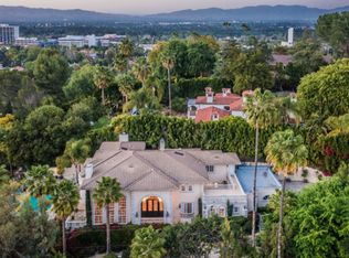 4440 Hayvenhurst Ave, Encino, CA 91436