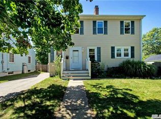 419 6th Ave, Greenport, NY 11944