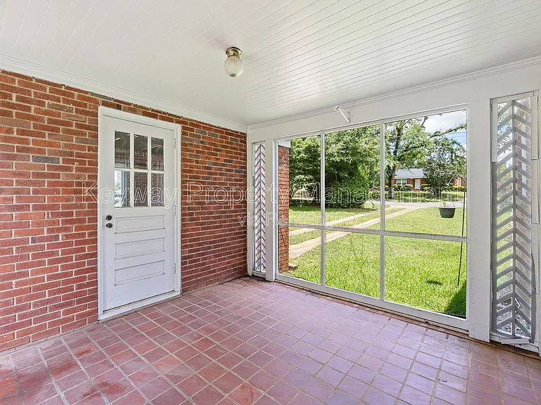 2334 Redwood Dr — Photo 16