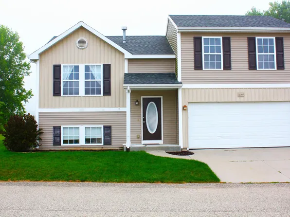 11707 E Bear Mdws SE, Alto, MI 49302