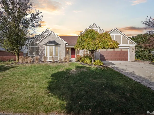 45516 Violet Ln, Novi, MI 48374