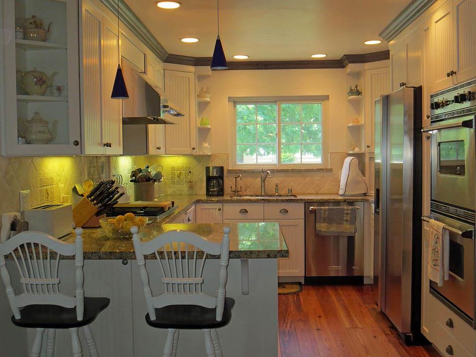2nd image of 1705 Hydrangea Ln