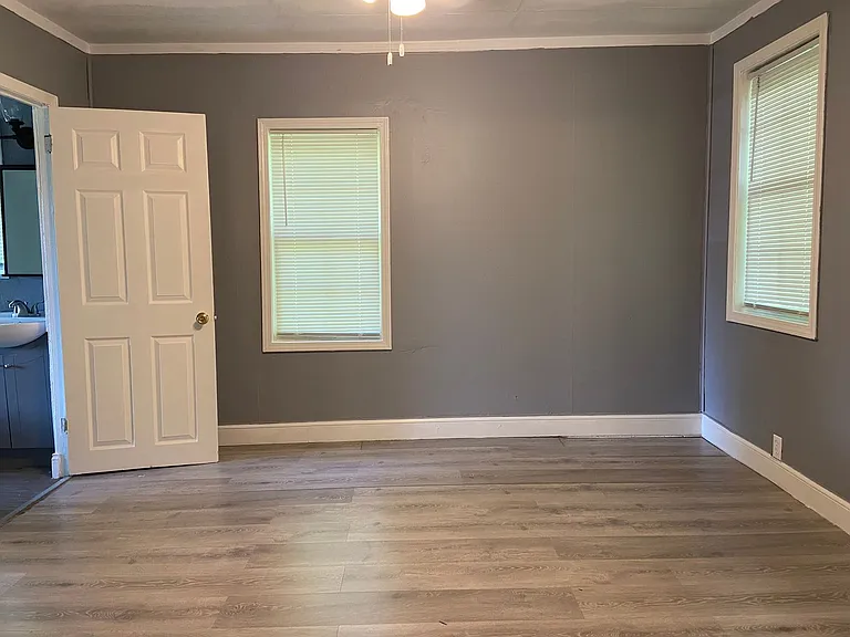 703 Brown St — Photo 8