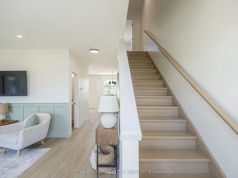 233 Upper Queen St #18 — Photo 7