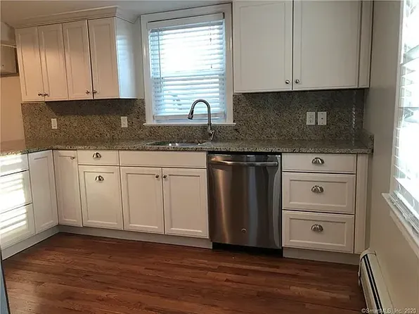 40 Ledge Ave #2, New Canaan, CT 06840