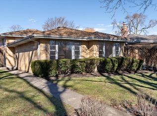 8434 Lawndale Ave, Skokie, IL