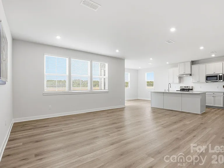 862 Heathway Dr — Photo 4