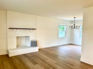 7805 N Port Washington Rd, Glendale, WI 53217