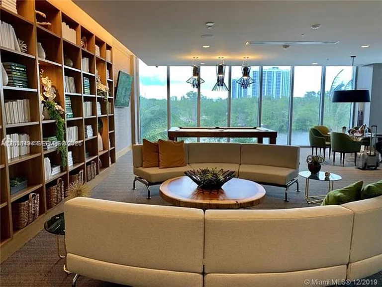 16385 Biscayne Blvd #621 — Photo 30