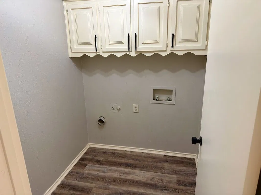 4 bed, 3.0 bath, 2314 sqft, $2,950 — Photo 3