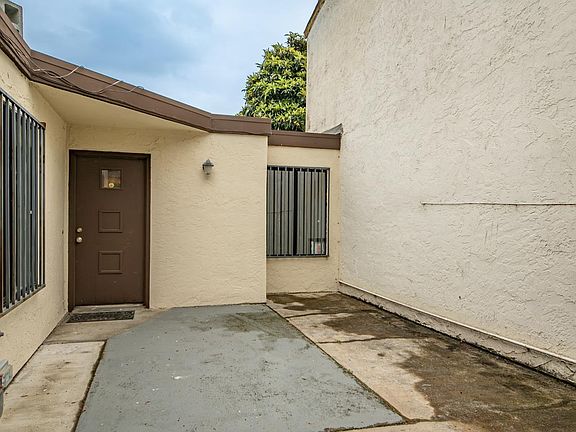 3rd image of 668 Simpson Street