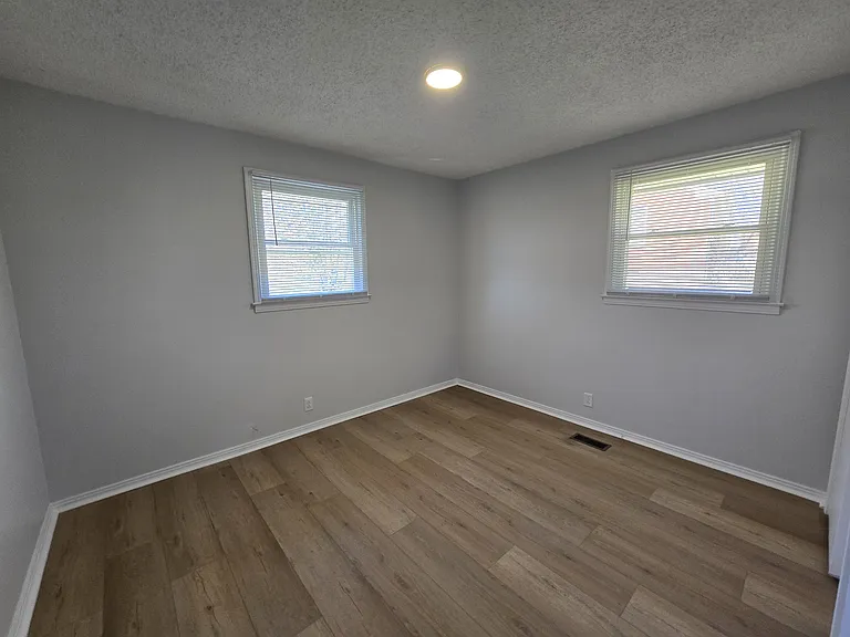 209 Friendship Dr — Photo 12