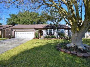 408 Hubert St, Webster, TX 77598