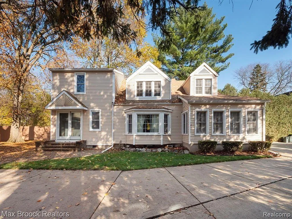 4 bed, 2.0 bath, 2889 sqft, $3,100 — Photo 3