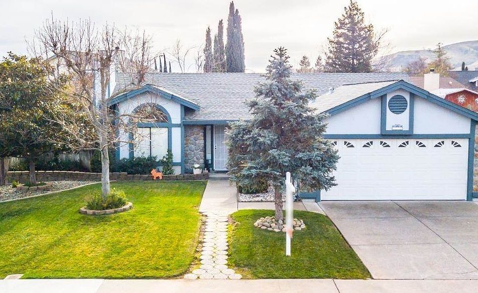 1st image of 319 Larkspur Dr
