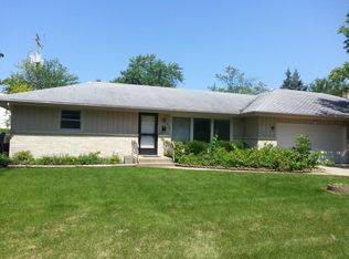 2513 Holmes St, Rockford, IL 61108