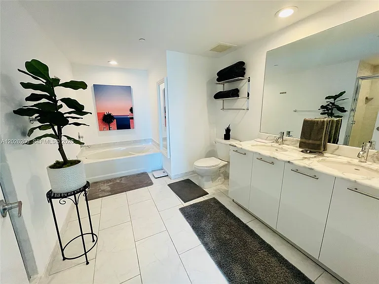 950 Brickell Bay Dr #3207 — Photo 28
