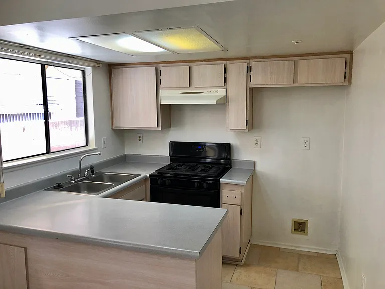 5831 Kingman Ave — Photo 8
