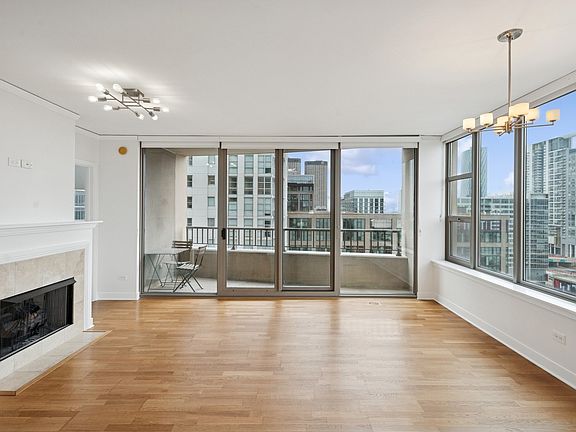 3rd image of 200 N Jefferson St APT 1501