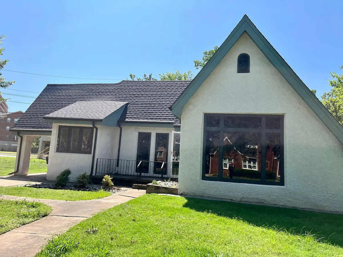 Building Photo - 115 S Melrose Dr
