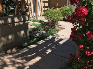 8935 4th St NW APT 3, Los Ranchos, NM 87114