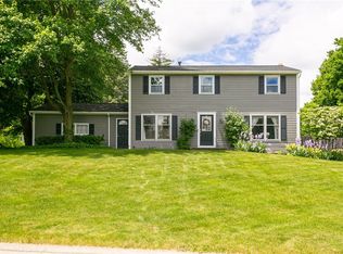 58 Squirrels Heath Rd, Fairport, NY 14450