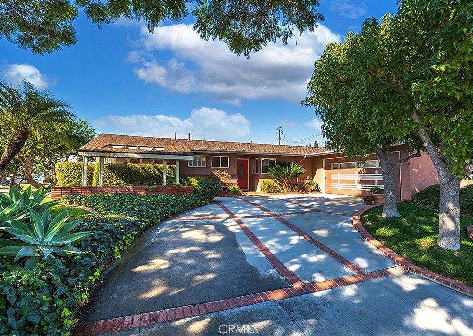 1st image of 14727 La Mesa Dr