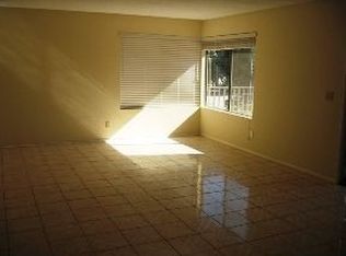 807 Cinnamon Ln, Duarte, CA 91010