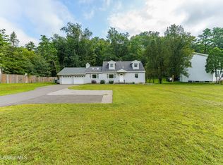 6027 E Old State Rd, Schenectady, NY 12303