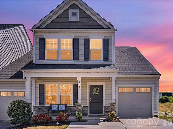 4th image of 105 Brookshire Ln #E