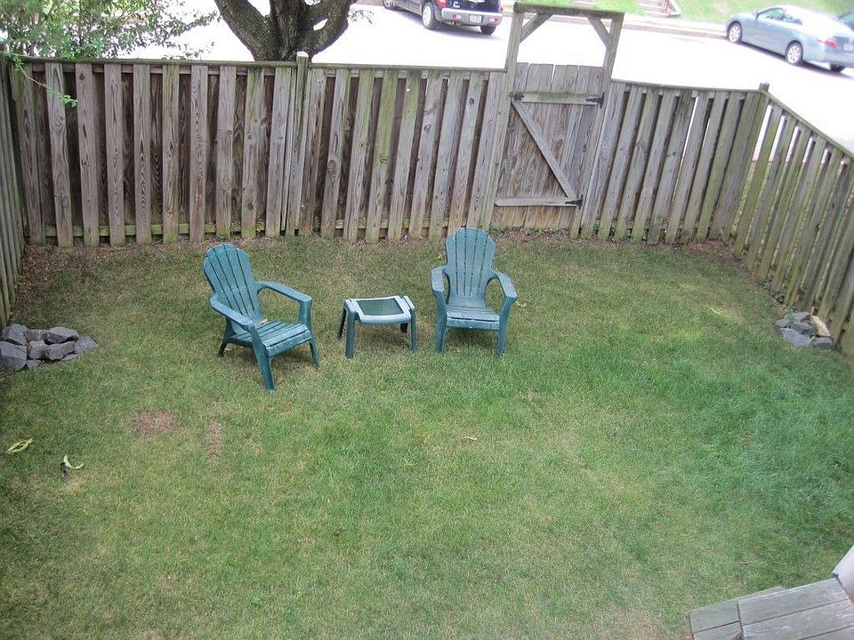 2nd image of 6754 Ducketts Ln #33-8