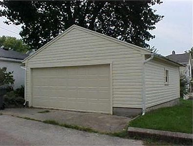 3rd image of 118 Indiana Ave