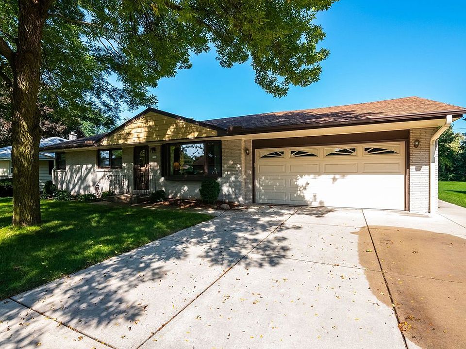 1st image of 7786 N Fairway Pl