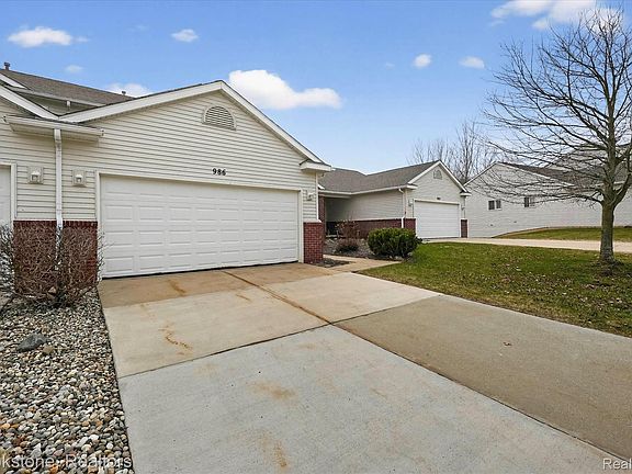 2nd image of 986 Spirea #44