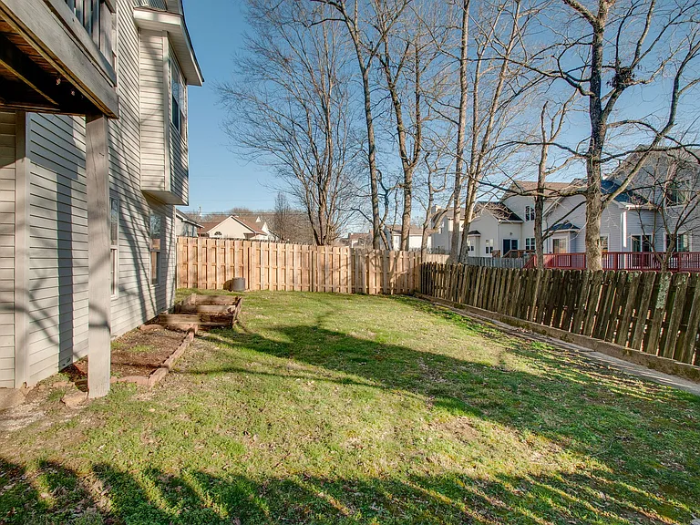 5807 Avalon Ct — Photo 24