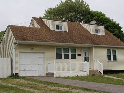 13 Jewel St, Brentwood, NY, 11717