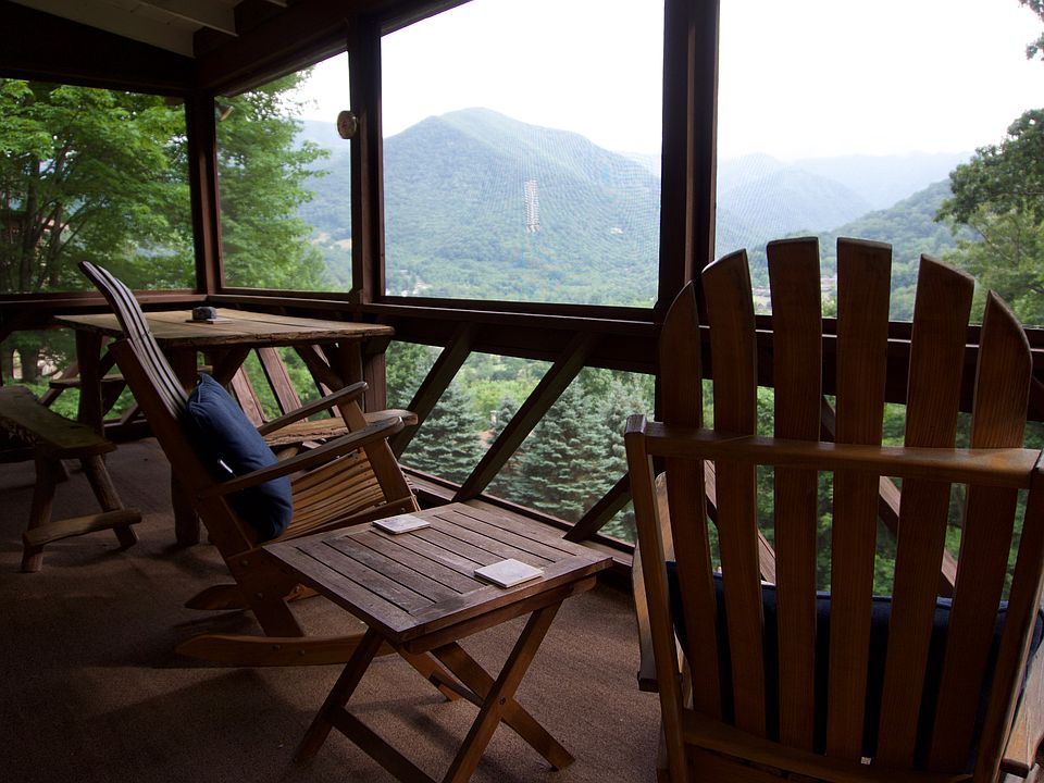 1st image of 105 Mountain Breeze Dr