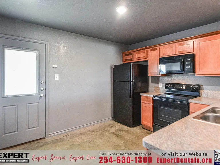 2816 Leroy Cir #B — Photo 7