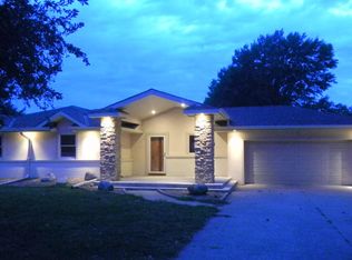 1018 S 114th St, Omaha, NE 68154