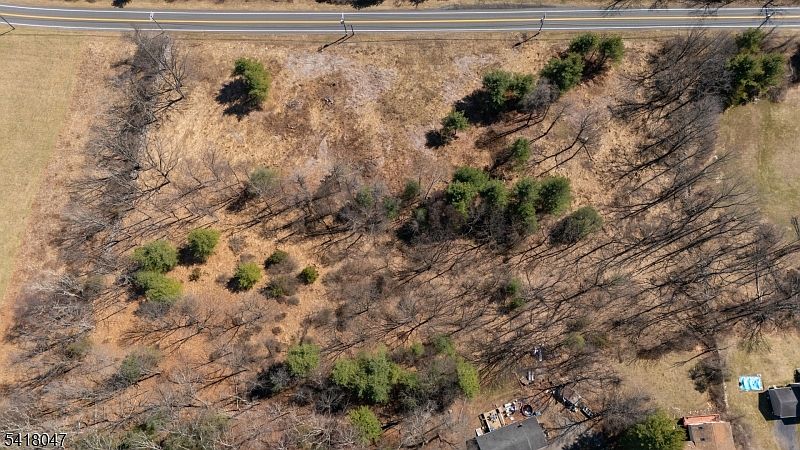 1st image of 335 Clove Rd