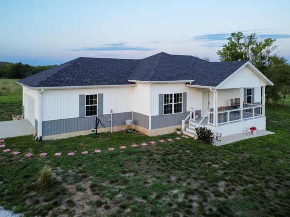 32 Monarch Drive, Buffalo, MO 65622