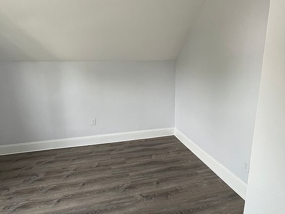 4th image of 124 Blade St #2