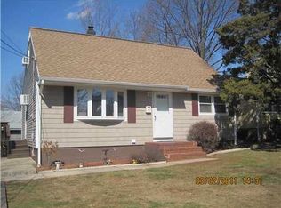 20 Powell Pl, Iselin, NJ 08830