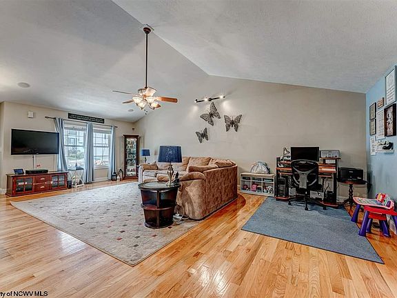 4th image of 204 Prager Pl
