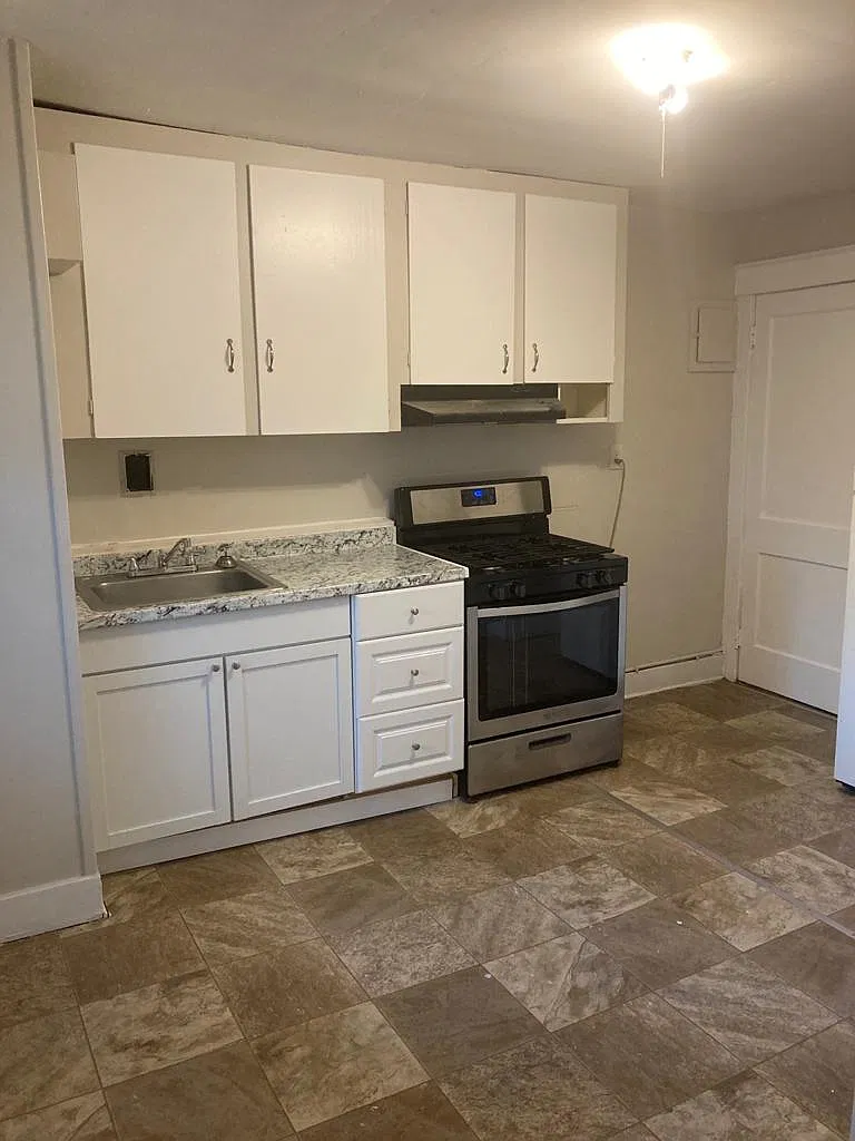 310 E Main Street - 2B — Photo 1