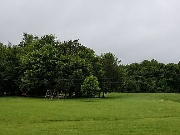view of the back yard