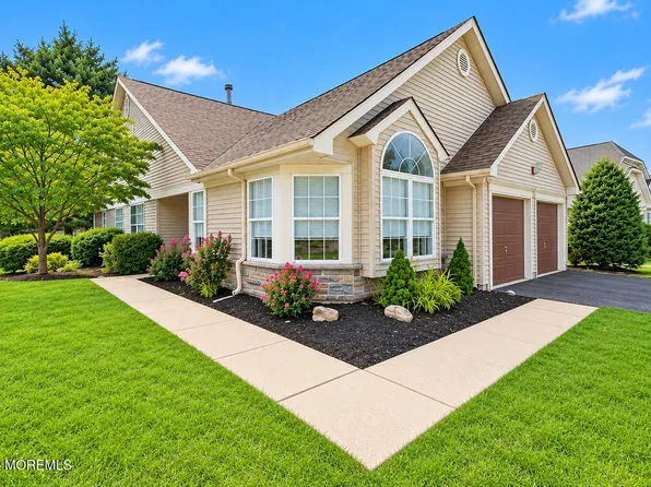 2670 Meadow Lake Drive, Toms River, NJ 08755