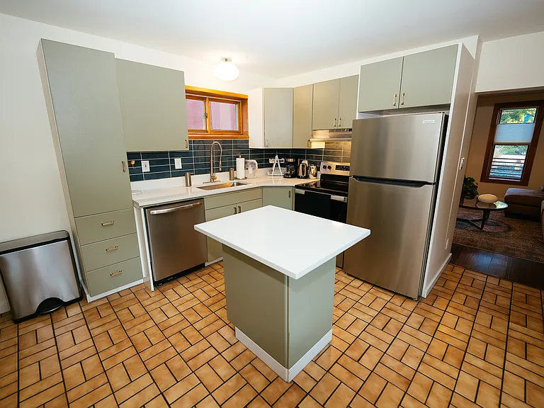 340 W 400 N — Photo 11